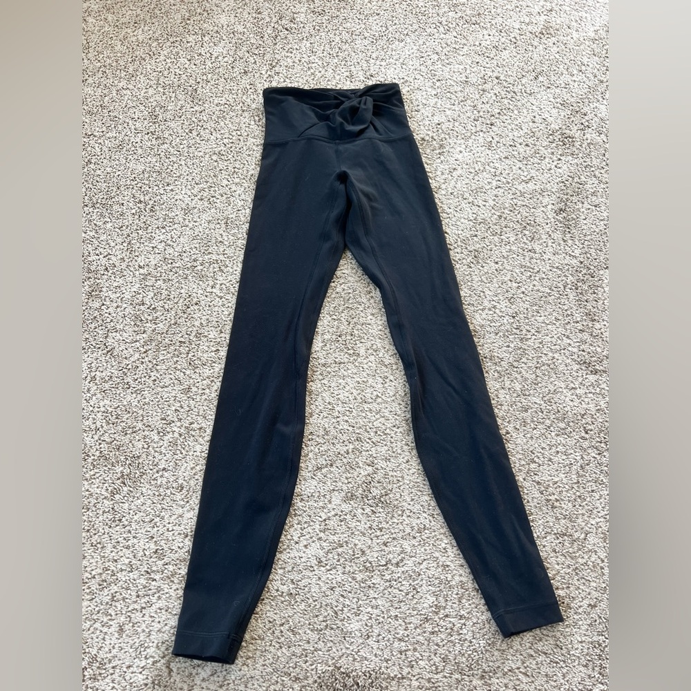 Lululemon size 0 twisted front black legging